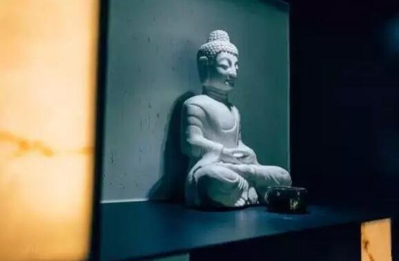 放弃阿里百万年薪,他造了 7 栋纯白色的家 放弃阿里百万年薪,他造了 7 栋纯白色的家