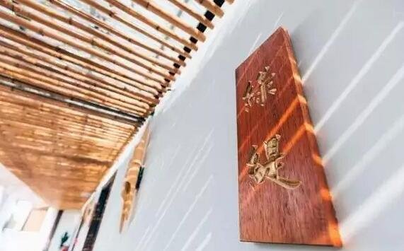 放弃阿里百万年薪,他造了 7 栋纯白色的家 放弃阿里百万年薪,他造了 7 栋纯白色的家