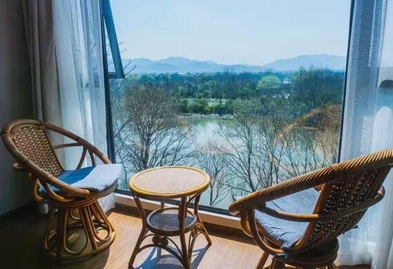 放弃阿里百万年薪,他造了 7 栋纯白色的家 放弃阿里百万年薪,他造了 7 栋纯白色的家