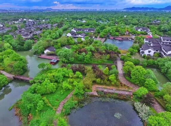 放弃阿里百万年薪,他造了 7 栋纯白色的家 放弃阿里百万年薪,他造了 7 栋纯白色的家