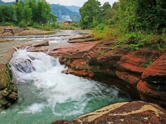 老宅改造丨 80 后三兄妹把祖屋修成私家花园，从此诗酒田园