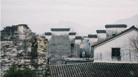 连卖杭州 3 套房，他跑回村里爆改老宅！