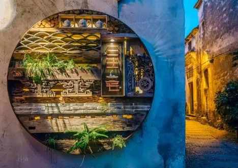 连卖杭州 3 套房，他跑回村里爆改老宅！