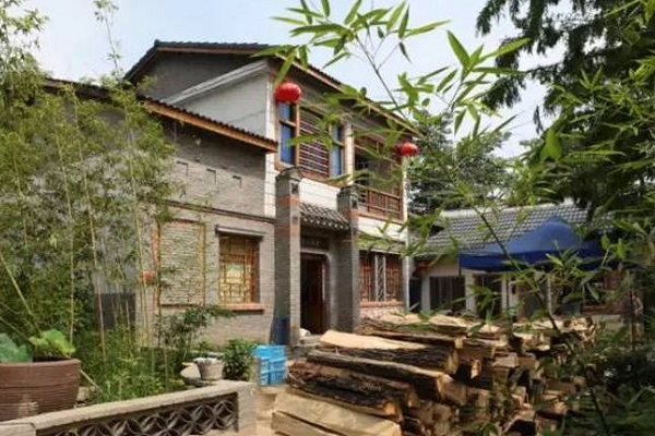 乡村振兴战略下的“互联网 + 民宿”发展对策