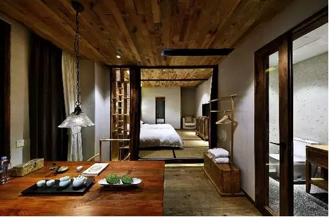 连卖杭州 3 套房，他跑回村里爆改老宅！