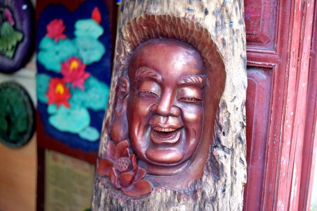 玉龙山脚下这些好看的小屋子~