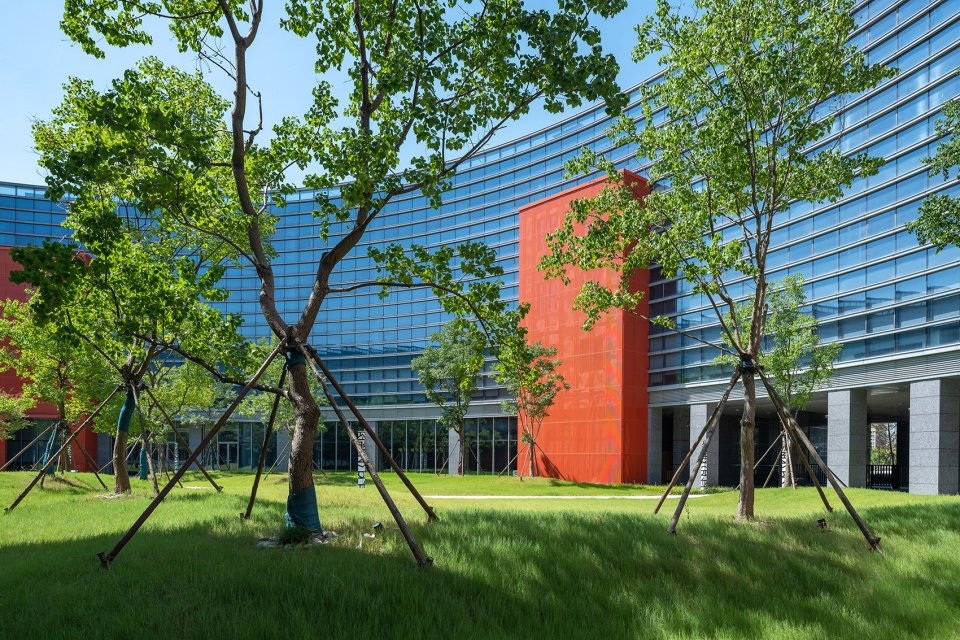 海宁浙江大学国际校区北侧办公园区 / 奥雅设计