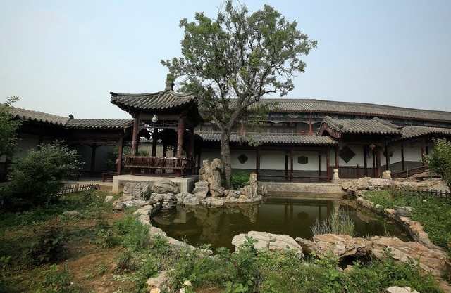天津石家大院,建筑结构独特,砖木石雕精美,风景优美 天津石家大院,建筑结构独特,砖木石雕精美,风景优美