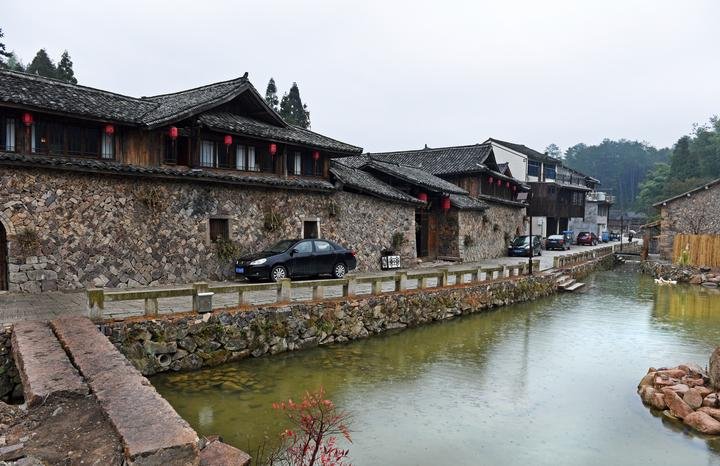 文成下石庄：从“一文不值”到民宿满村