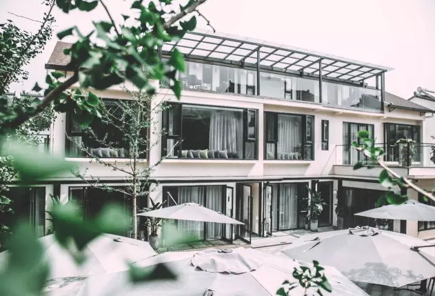 看这西湖畔的民宿，把精巧做到了极致！