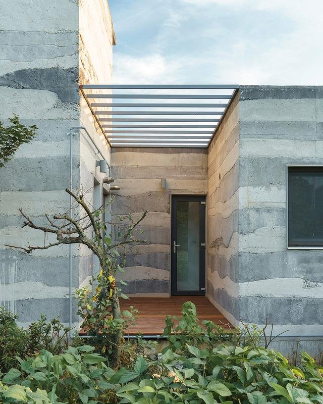 【乡村别墅】三个家庭 两栋建筑 一个庭院 【乡村别墅】三个家庭 两栋建筑 一个庭院