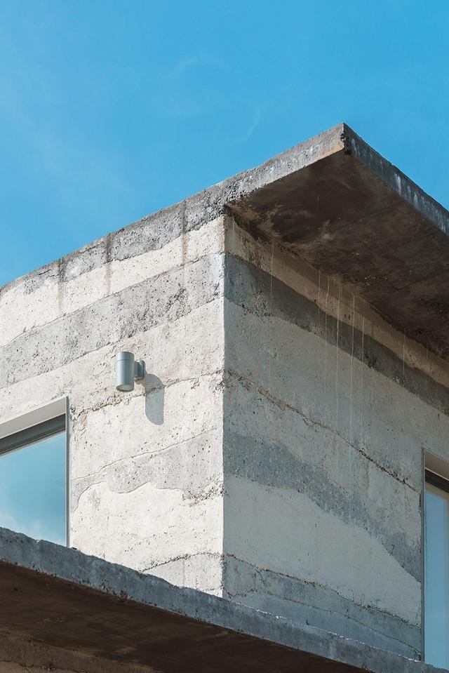 【乡村别墅】三个家庭 两栋建筑 一个庭院 【乡村别墅】三个家庭 两栋建筑 一个庭院