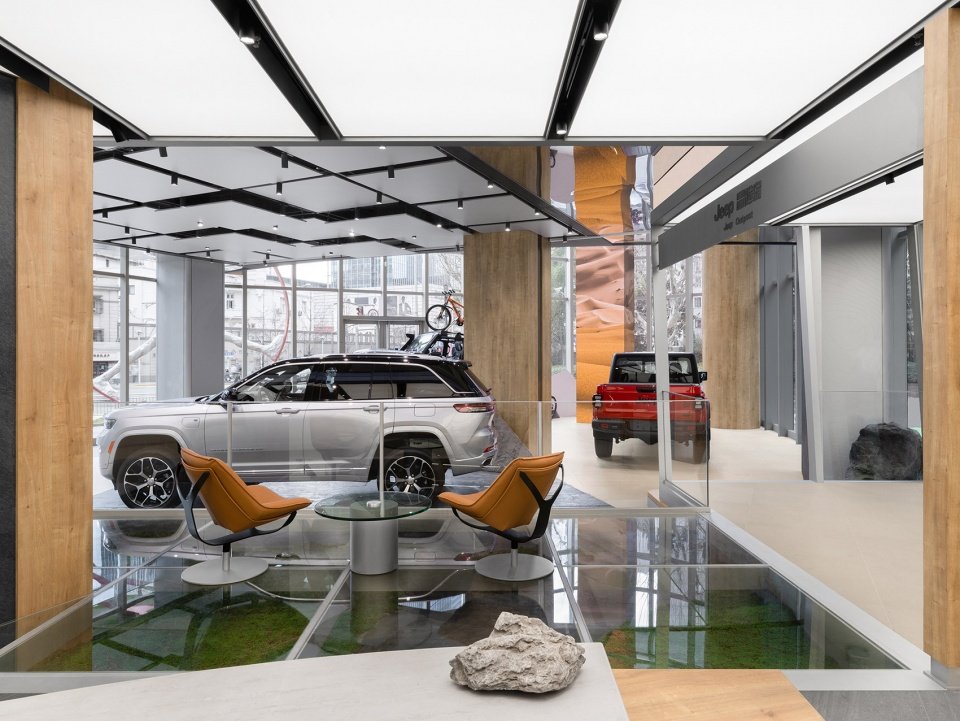 Jeep 全球首家探享中心概念店，上海 / INGROUP