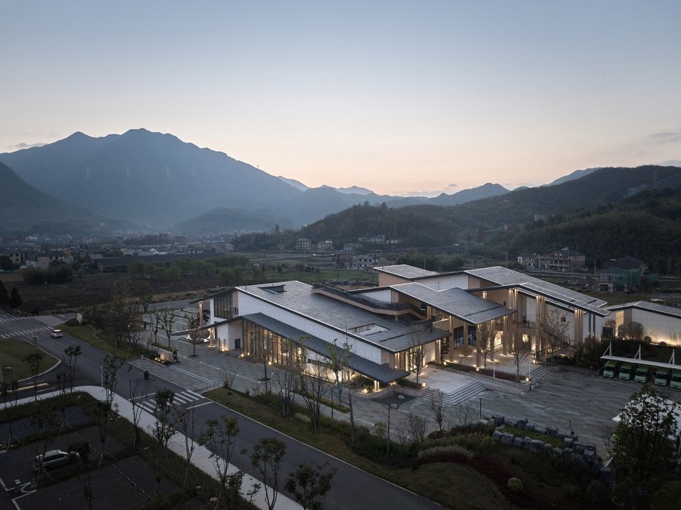 余村游客综合服务中心，浙江 / 杭州在地建筑设计事务所 + 中国美术学院风景建筑设计研究总院有限公司