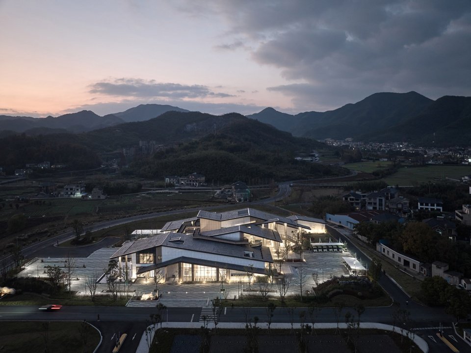 余村游客综合服务中心，浙江 / 杭州在地建筑设计事务所 + 中国美术学院风景建筑设计研究总院有限公司