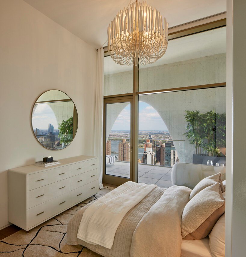 走进 DDG 位于东 88 街 180 号的高迪风格顶层公寓 走进 DDG 位于东 88 街 180 号的高迪风格顶层公寓