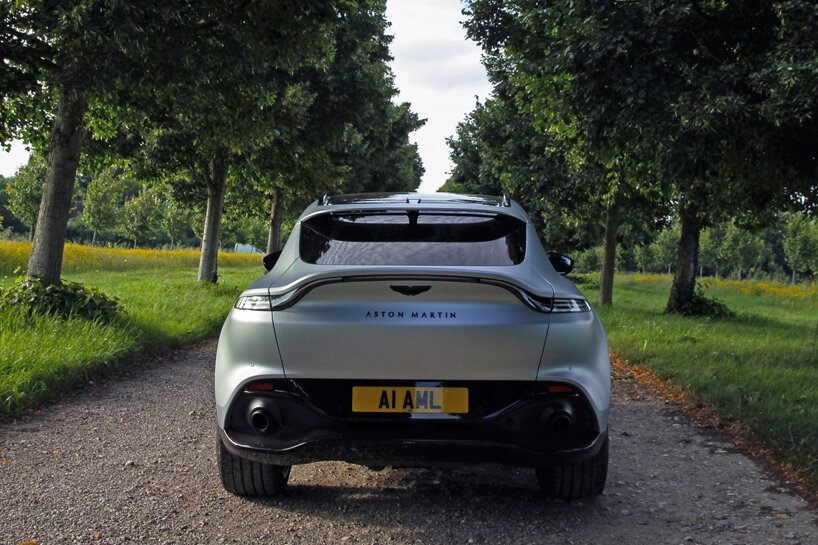 2021 年阿斯顿·马丁 DBX 回顾:将运动带回 SUV 2021 年阿斯顿·马丁 DBX 回顾:将运动带回 SUV