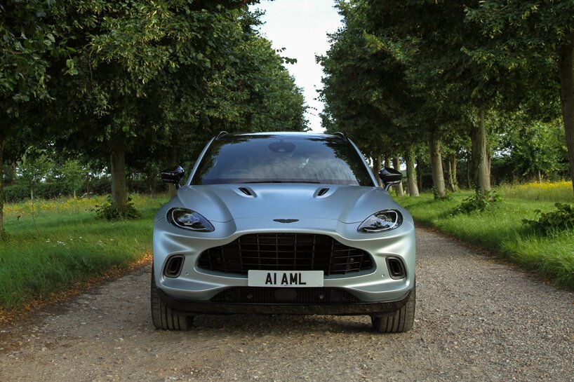 2021 年阿斯顿·马丁 DBX 回顾:将运动带回 SUV 2021 年阿斯顿·马丁 DBX 回顾:将运动带回 SUV