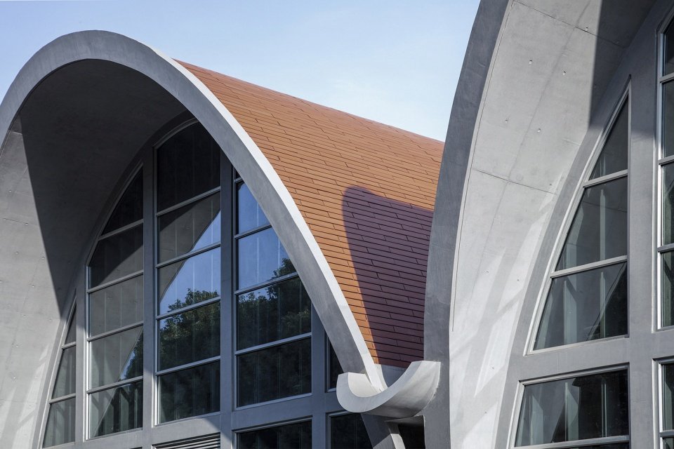 东南大学游泳馆，南京 / 东南大学建筑设计研究院有限公司周琦工作室