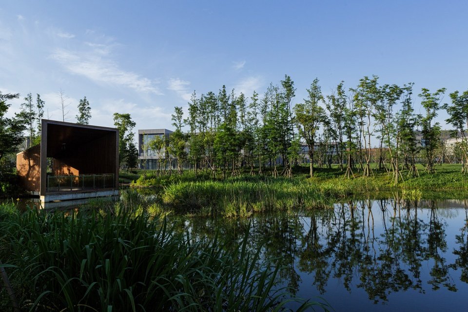 海宁浙江大学国际校区北侧办公园区 / 奥雅设计