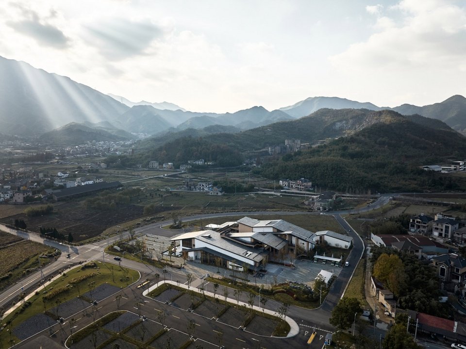 余村游客综合服务中心，浙江 / 杭州在地建筑设计事务所 + 中国美术学院风景建筑设计研究总院有限公司