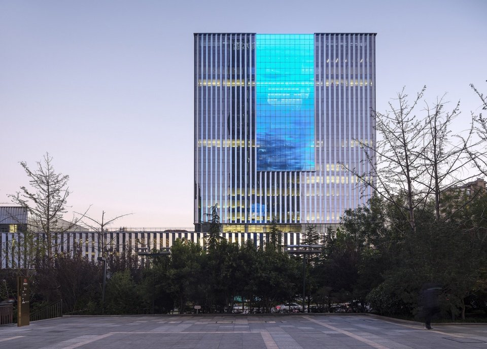 国家重型汽车工程技术研究中心,济南 / CCDI 21 设计工作室 国家重型汽车工程技术研究中心,济南 / CCDI 21 设计工作室