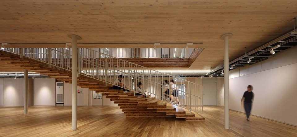 昭和学院小学西楼，日本 / 株式会社日建设计
