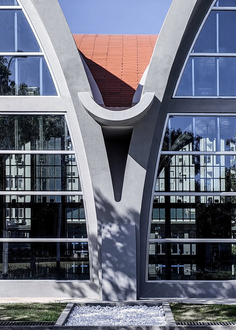 东南大学游泳馆，南京 / 东南大学建筑设计研究院有限公司周琦工作室