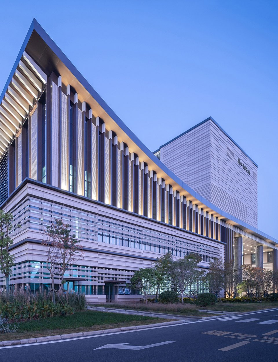 湖北省档案馆新馆 / 中南建筑设计院股份有限公司