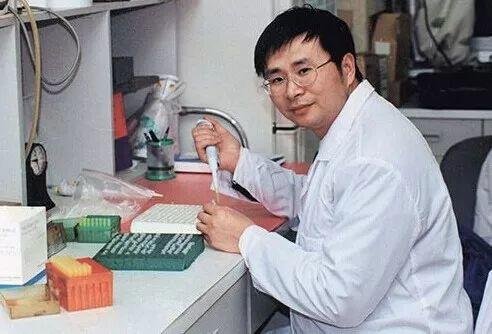 第一位被撤销院士称号的李宁被捕四年却至今未审