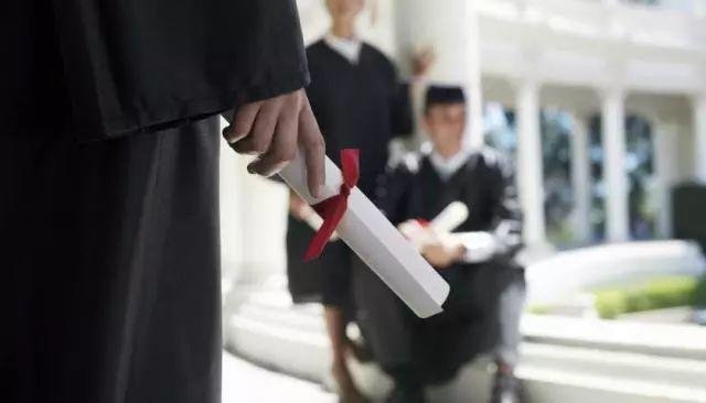 翟天临被撤销博士学位，专家：将影响其学术生涯与后续发展