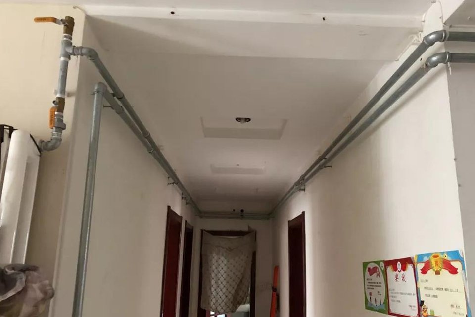 明装暖气管道施工，选择 PPR 还是铝塑管?