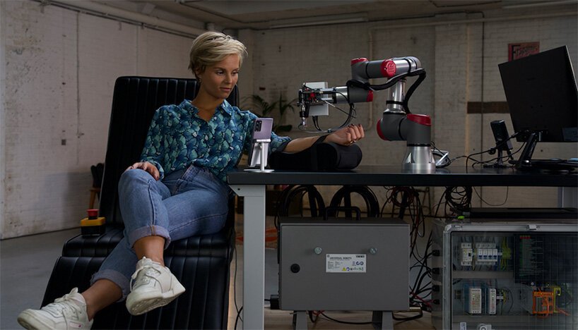 5G powered robot arm needles world