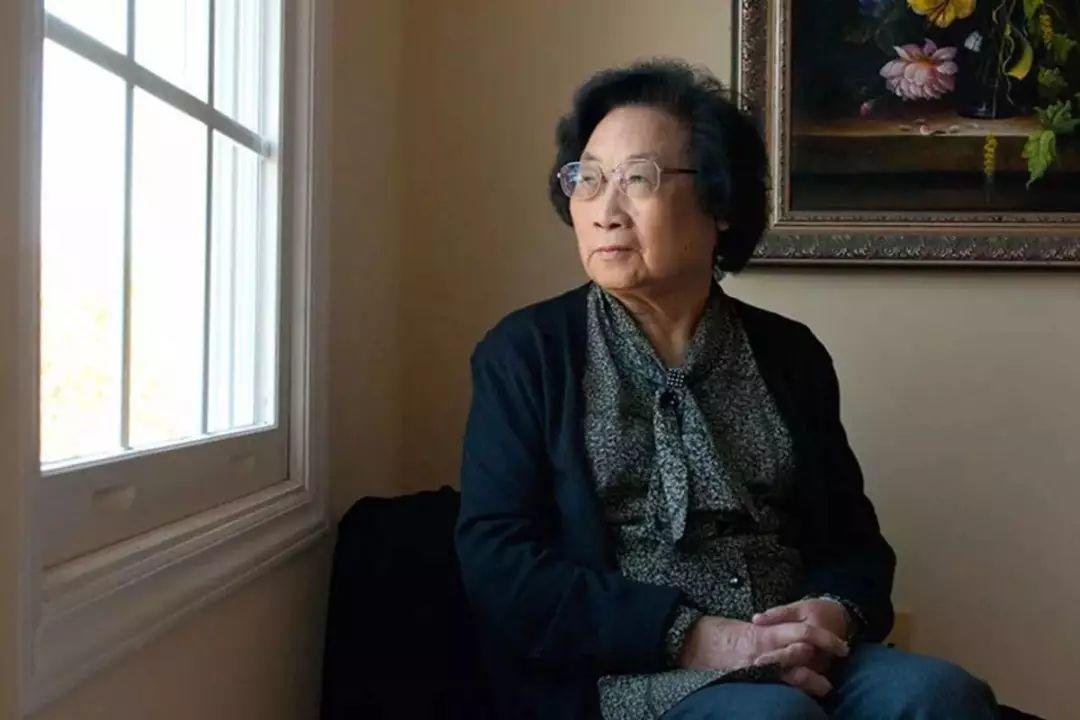 屠呦呦入围 BBC20 世纪最具标志性人物，与爱因斯坦并列~