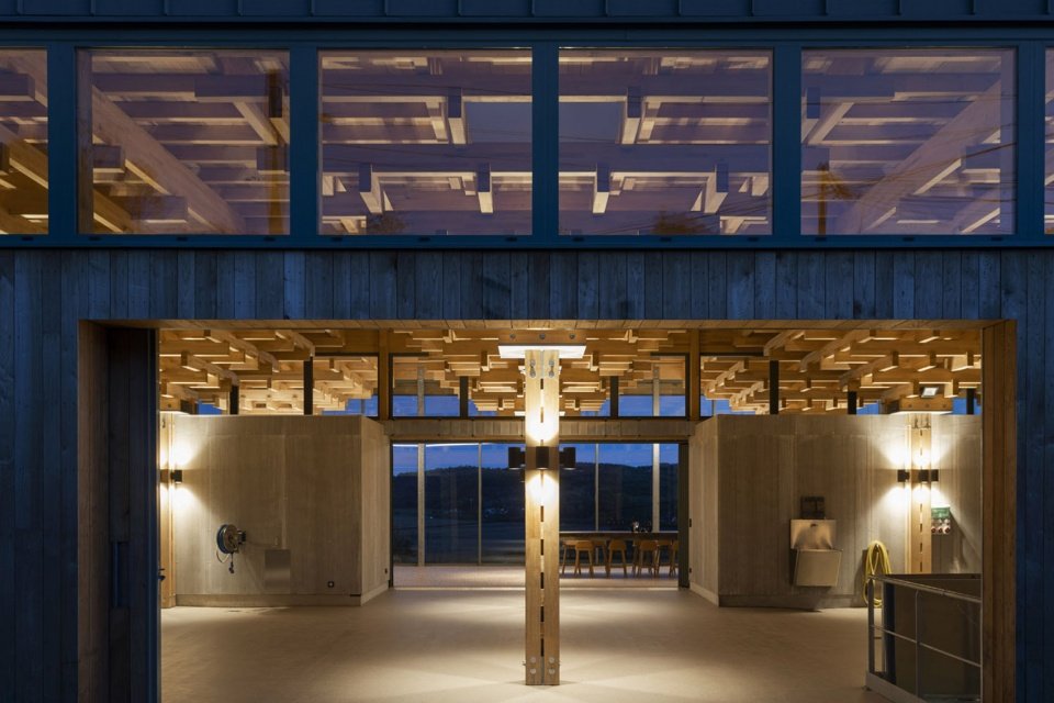 葡萄酒窖扩建，法国 / Thierry Bonne