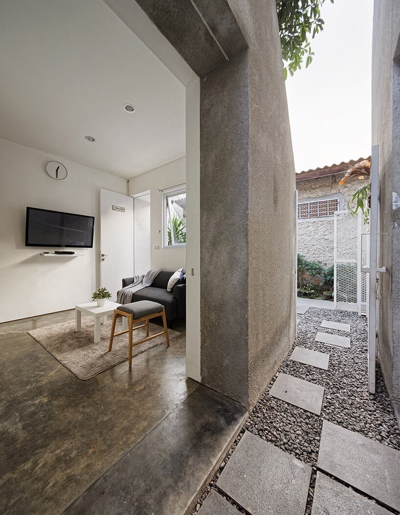 DELUTION 的“双胞胎”是位于印度尼西亚的两栋拥有综合植被的房屋 DELUTION 的“双胞胎”是位于印度尼西亚的两栋拥有综合植被的房屋