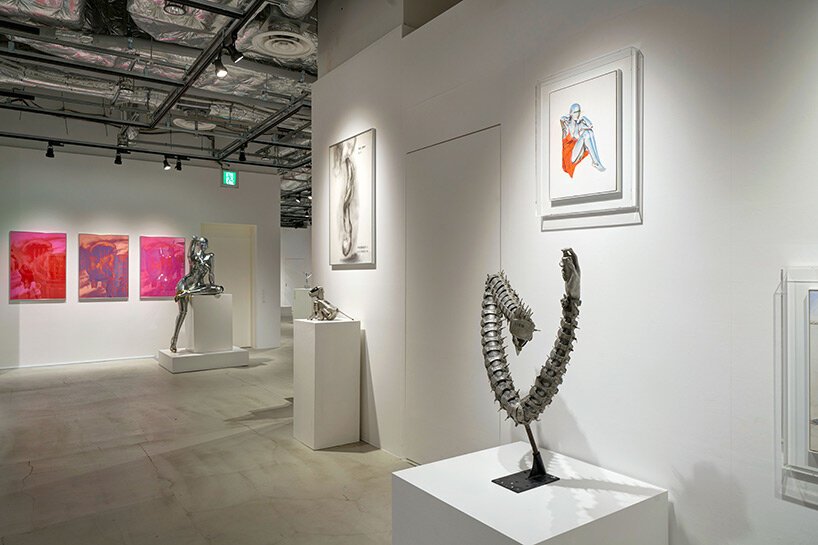 “GIGER SORAYAMA”展览汇集了两位传奇艺术家的“性感机器人”和超现实主义性机器 “GIGER SORAYAMA”展览汇集了两位传奇艺术家的“性感机器人”和超现实主义性机器