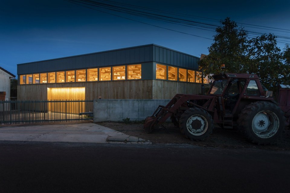 葡萄酒窖扩建，法国 / Thierry Bonne