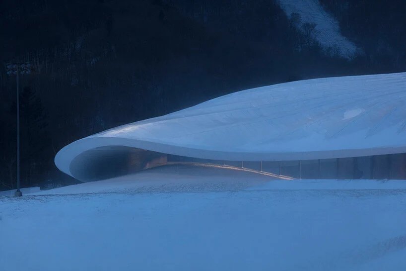 MAD 设计的“亚布力企业家会议中心”在中国东北即将竣工