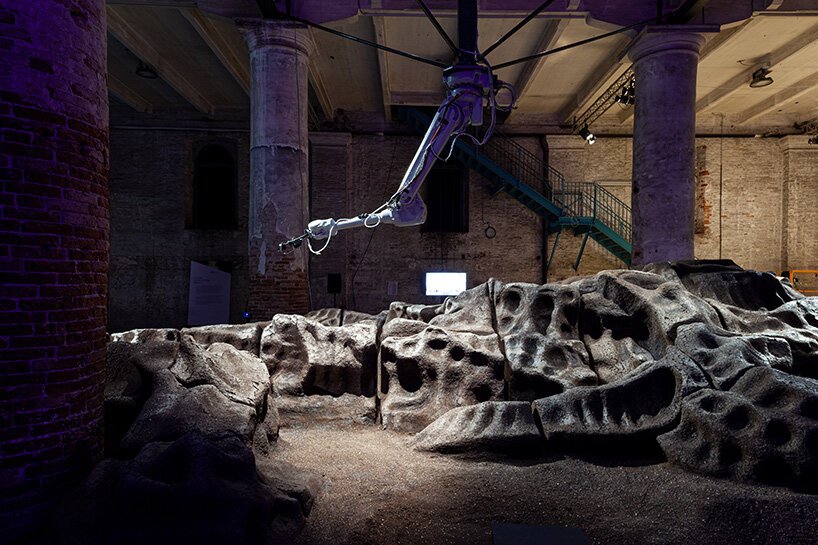 “魔法女王”是由机器人园丁精心照料的 3D 打印土壤景观