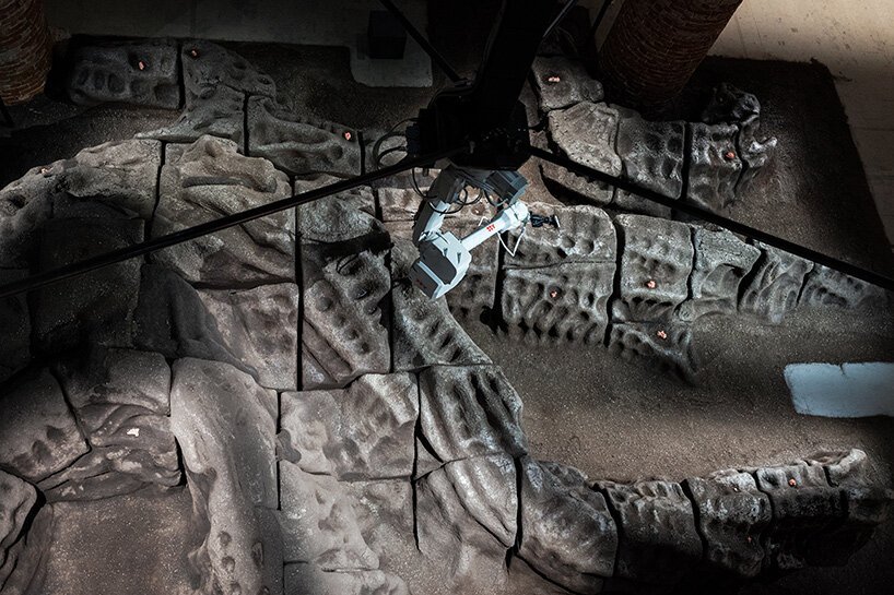 “魔法女王”是由机器人园丁精心照料的 3D 打印土壤景观