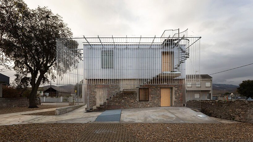 MCVR arquitectos 将一座石头农舍改造成现代化的联合办公空间 MCVR arquitectos 将一座石头农舍改造成现代化的联合办公空间
