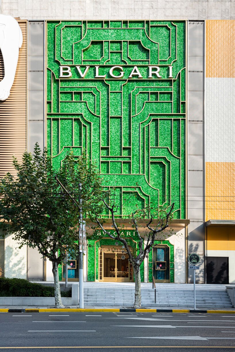 观看 MVRDV 如何回收香槟瓶来打造其宝格丽上海外墙 观看 MVRDV 如何回收香槟瓶来打造其宝格丽上海外墙