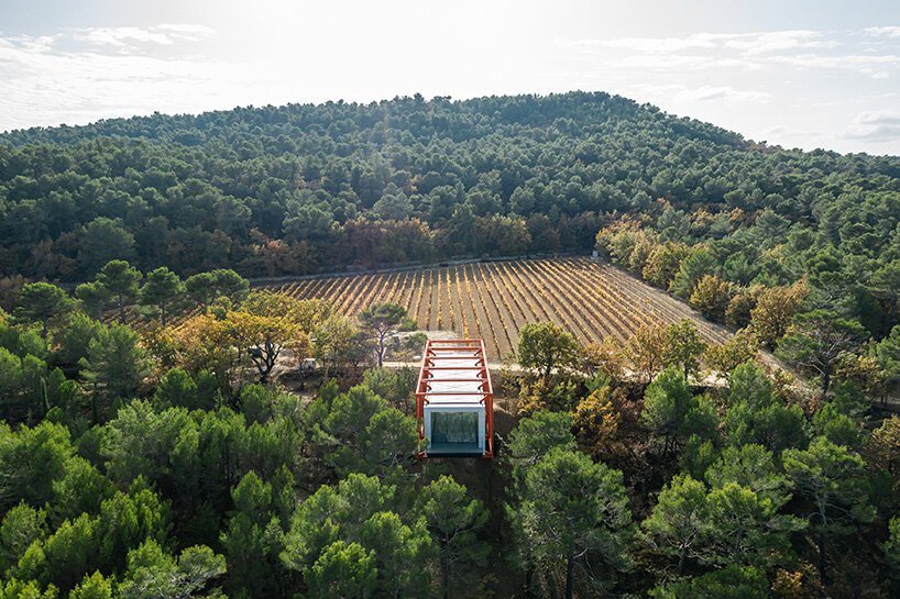 RSHP 将“理查德·罗杰斯绘画画廊”悬臂于拉科斯特城堡上方