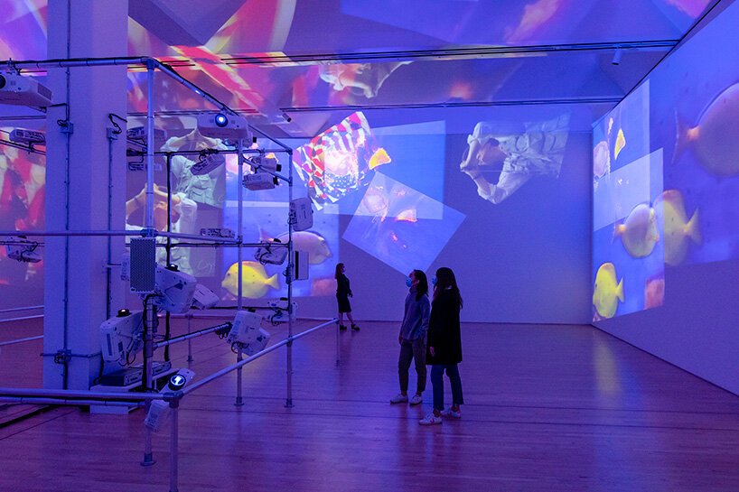 SFMOMA 举办纪念性的白南俊展览，呈现令人着迷的视觉和声音盛宴