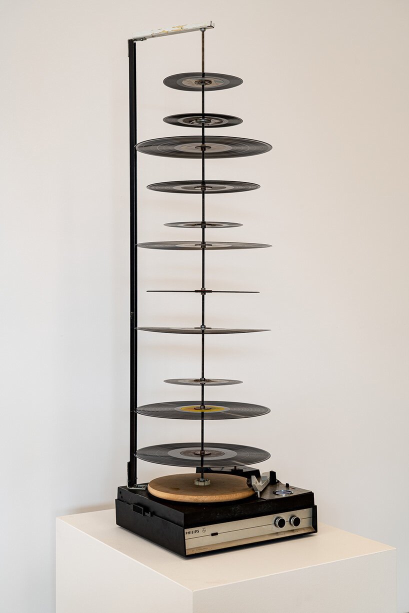 SFMOMA 举办纪念性的白南俊展览，呈现令人着迷的视觉和声音盛宴