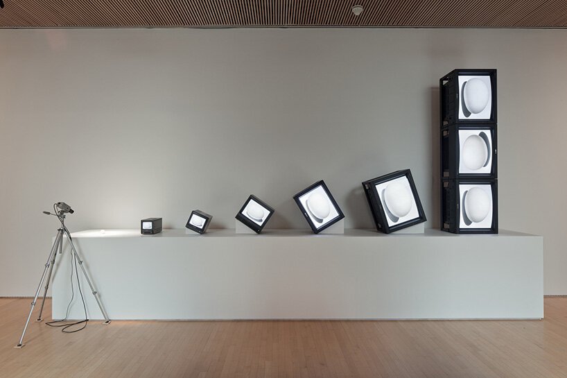 SFMOMA 举办纪念性的白南俊展览，呈现令人着迷的视觉和声音盛宴