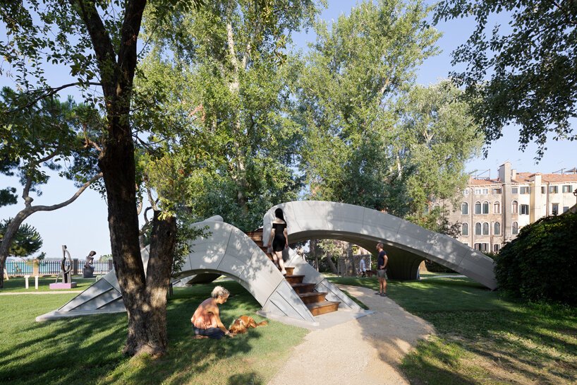 striatus 是第一座完全不用钢筋建造的 3D 混凝土打印桥梁