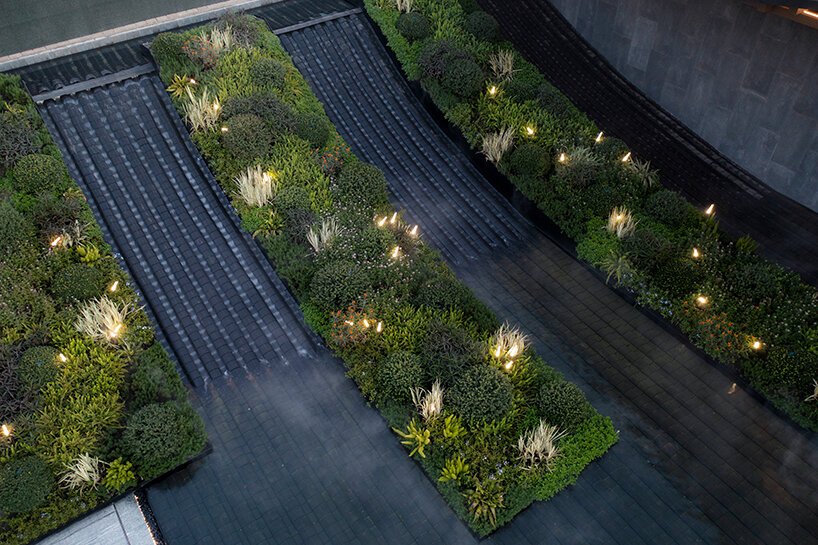 TROP 将绍兴古老的雨屋顶翻译成“别墅”