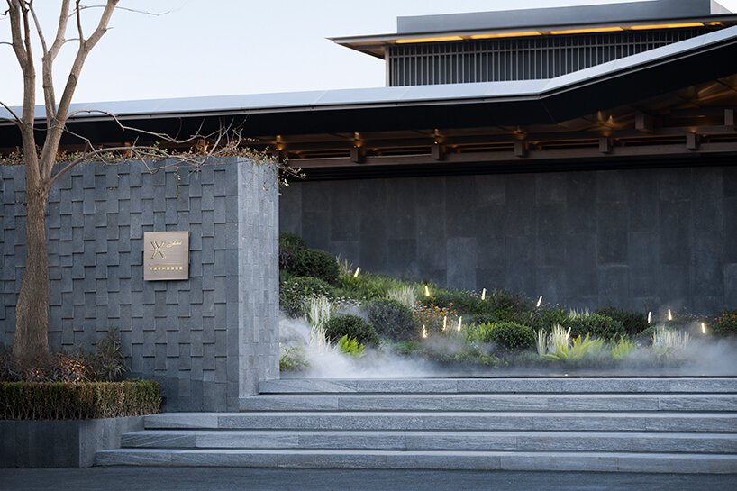 TROP 将绍兴古老的雨屋顶翻译成“别墅”